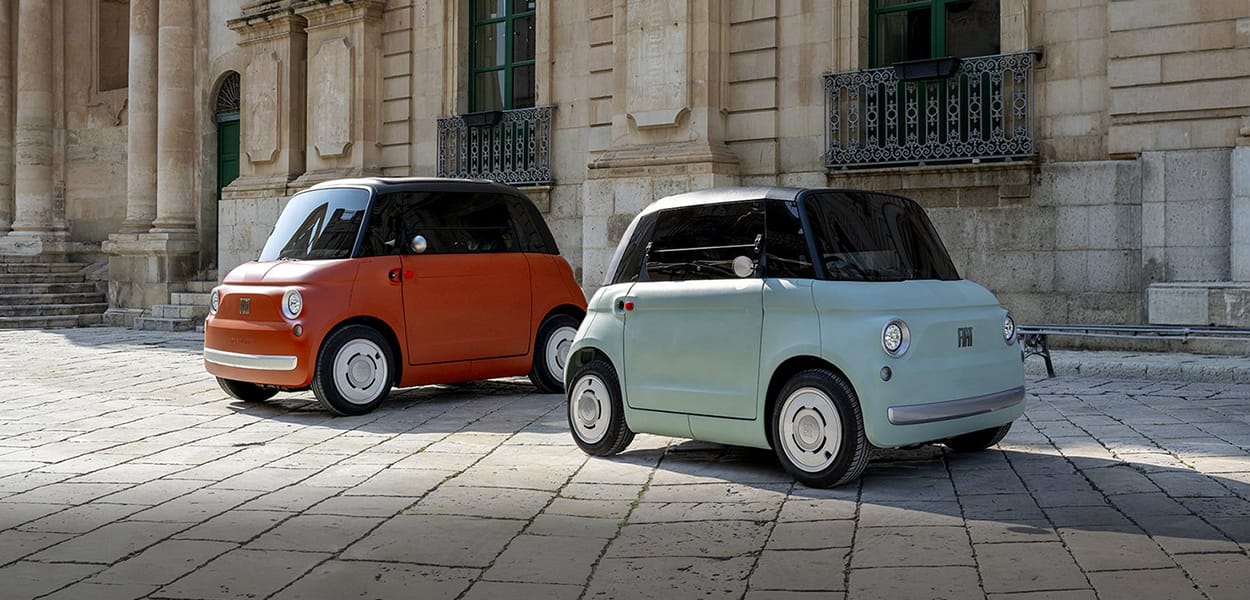 2 Fiat Topolino in rot und hellblau