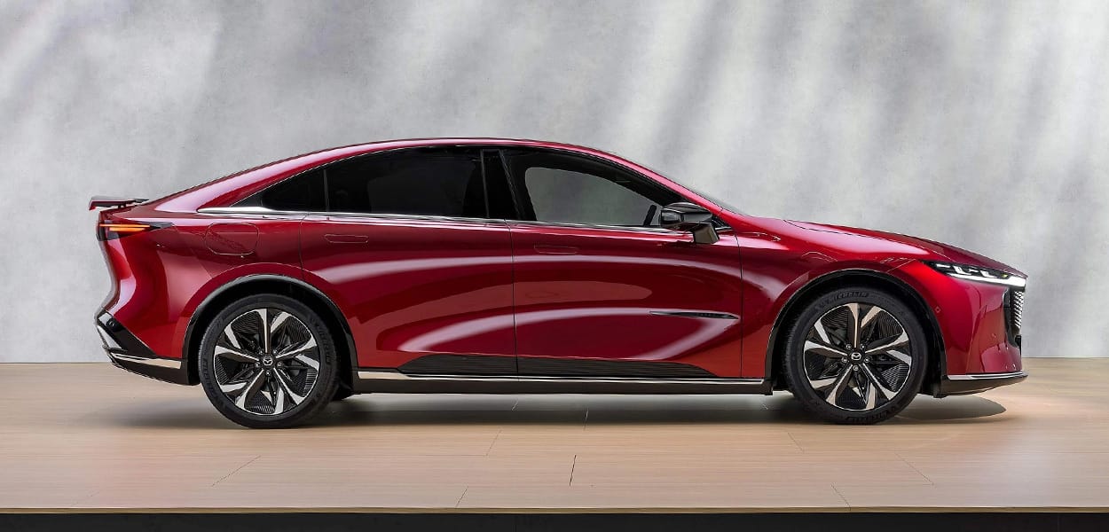 Mazda 6e in rot